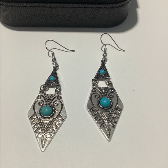 🪷Lightweight SilverTone Turquoise Boho Hook Drop Earrings - Picture 11 of 16